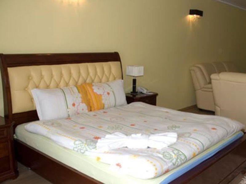 Hotel Begolli Prisztina Zewnętrze zdjęcie